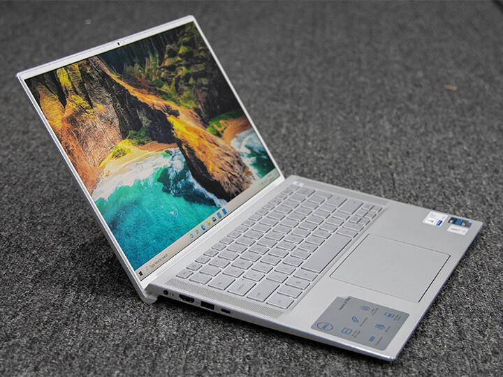 Mua laptop cho sinh viên