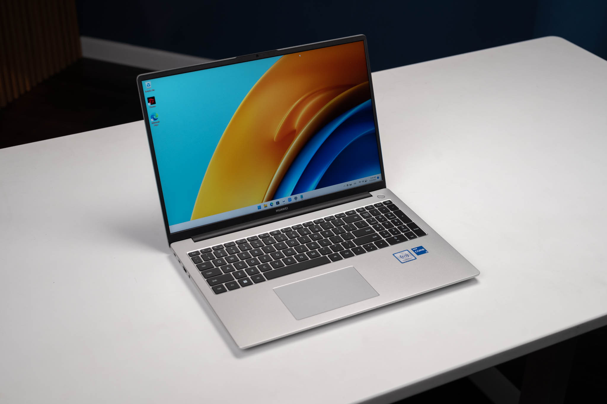 Huawei MateBook D16: Thiết kế đẹp mắt, giá từ 24 triệu đồng
