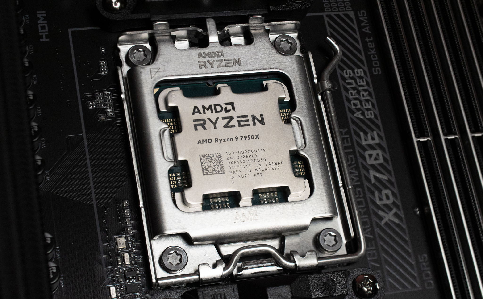 AMD Ryzen 7000 Series ra mắt: Đối trọng lớn của Intel Gen 13th