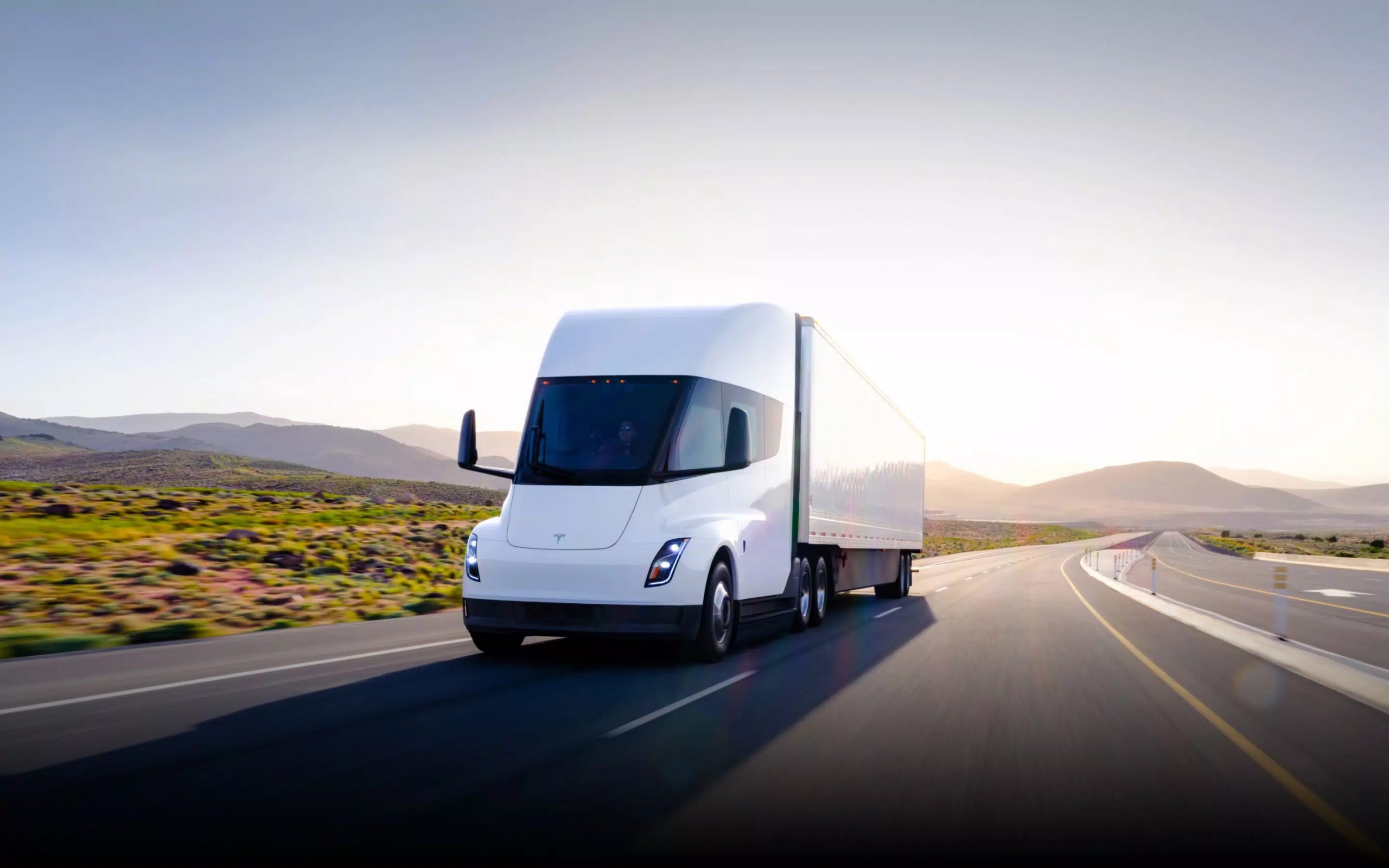Tesla Semi sẽ được giao từ ngày 1/12 tới, Pepsi là công ty đầu tiên sử dụng
