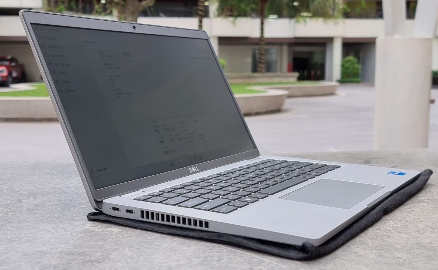 Cạnh trái Dell Latitude 5430