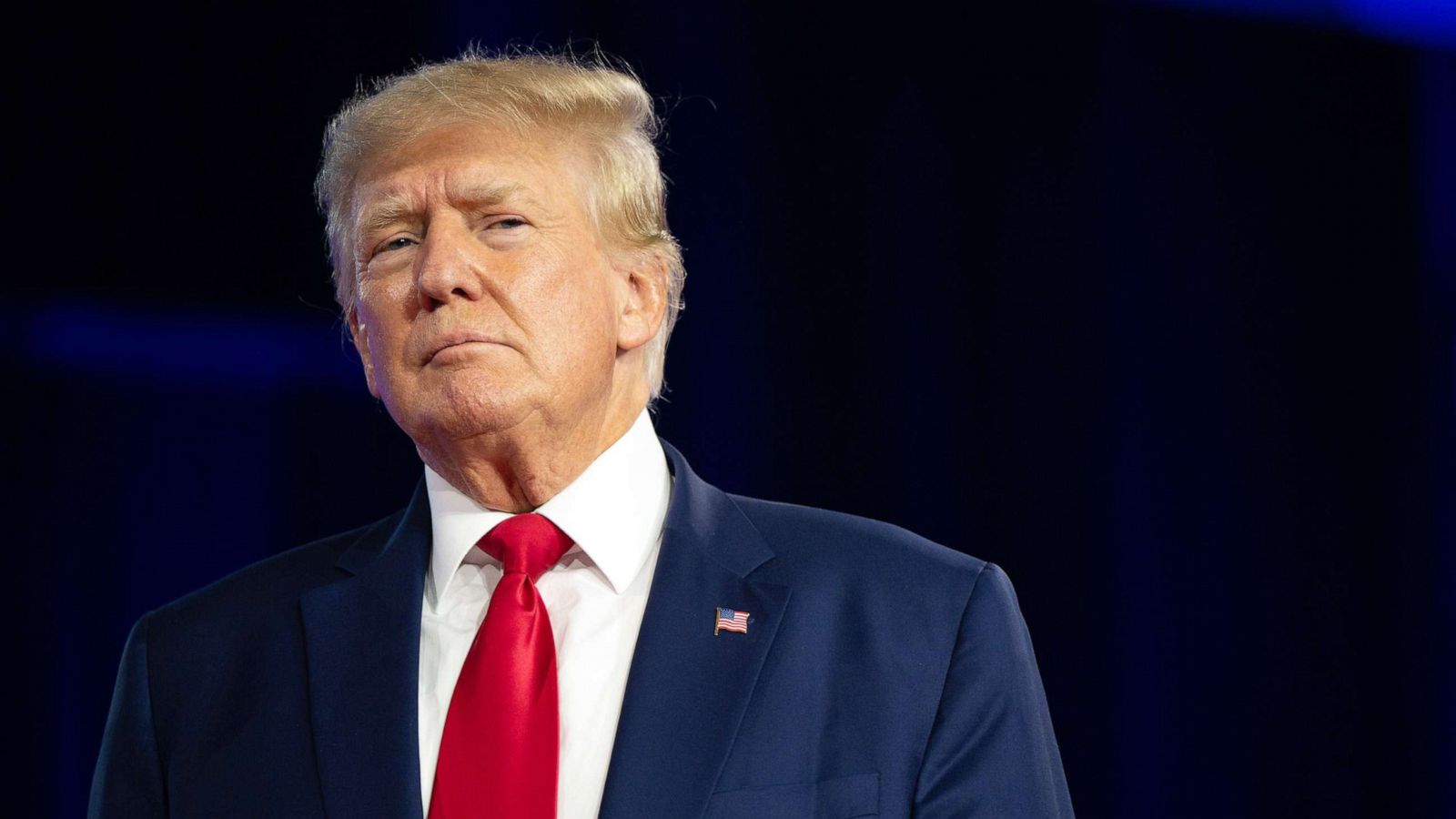 Tài khoản Twitter của cựu tổng thống Donald Trump được khôi phục sau 2 năm bị cấm