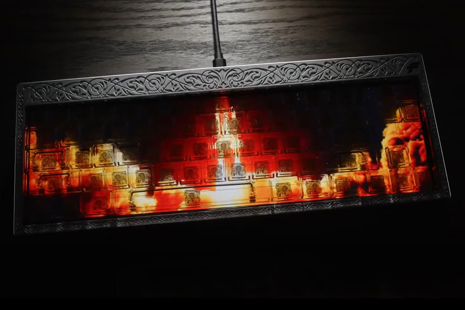 Finalmouse Centerpiece: Bàn phím cơ độc lạ nhất hiện tại, trang bị màn hình OLED, có cả CPU và GPU