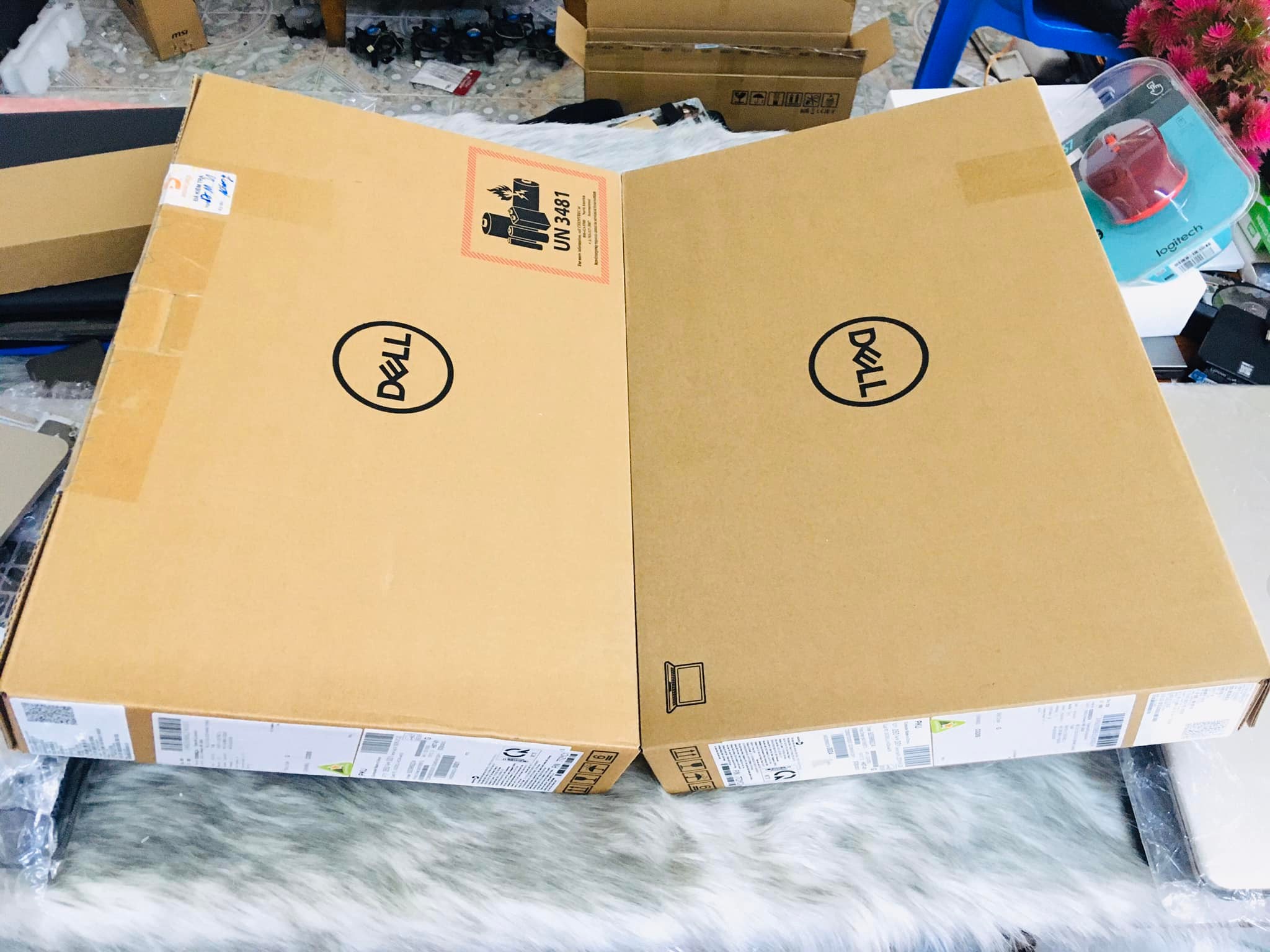 Kiểm tra ngoại quan box laptop Dell