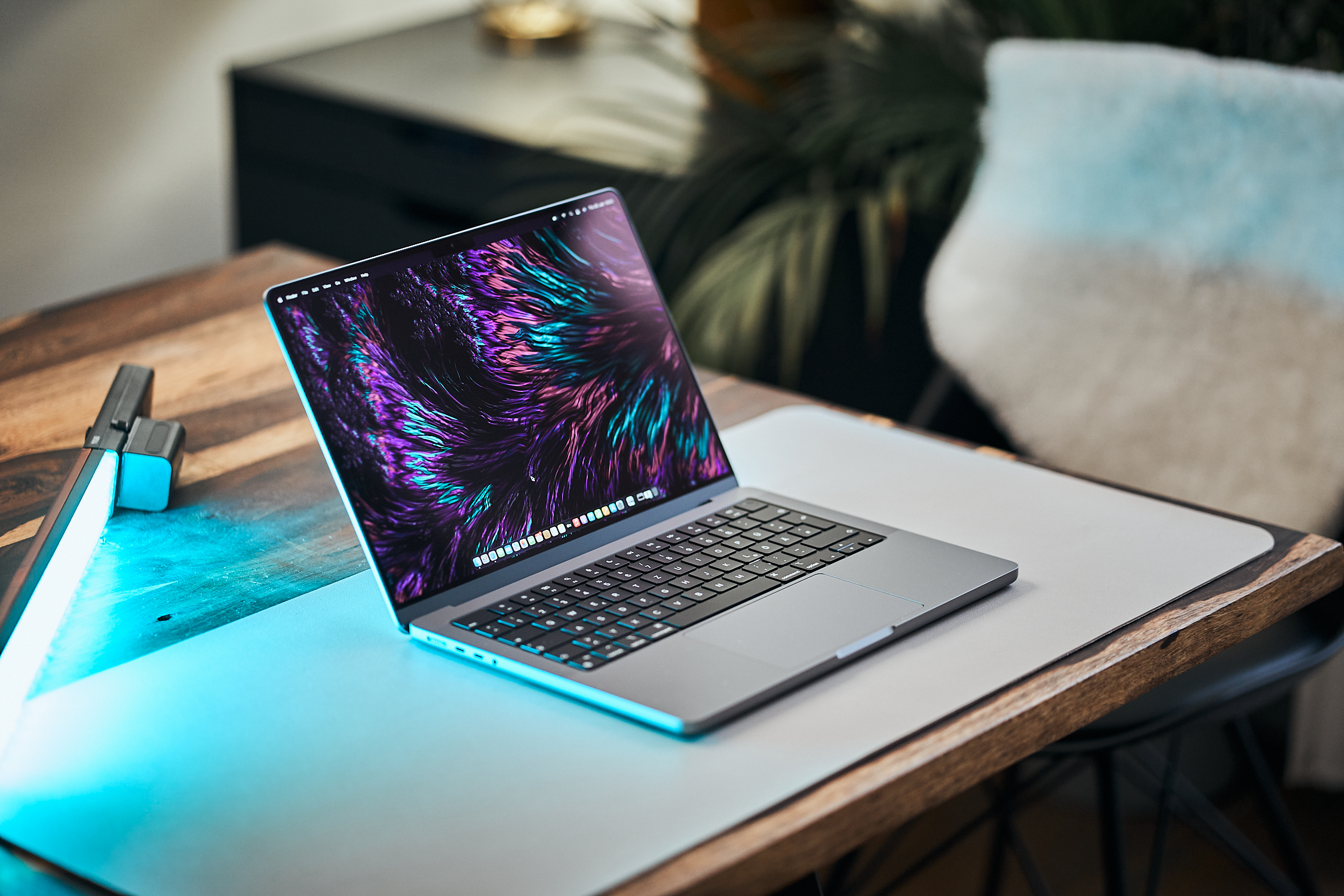 Màn hình trên Apple Macbook Pro 14 2023