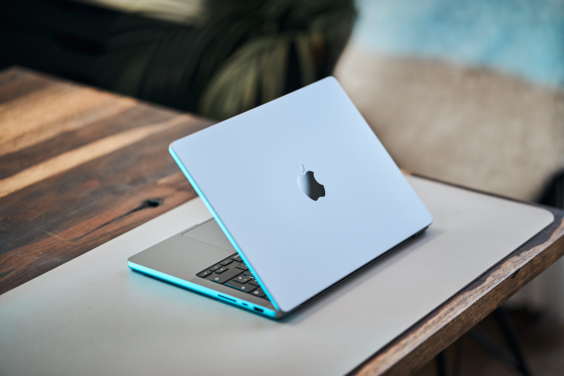 Thiết kế trên Apple Macbook Pro 14 2023