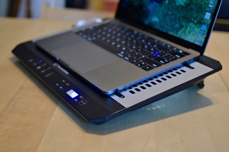 Đế tản nhiệt laptop