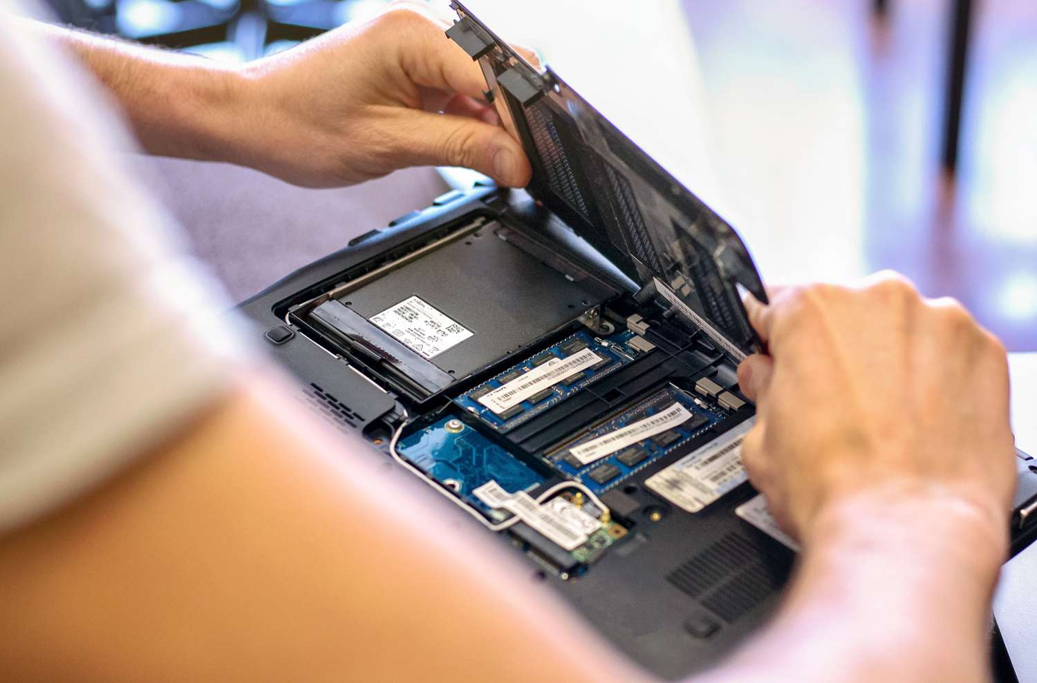 Cách nâng cấp RAM laptop