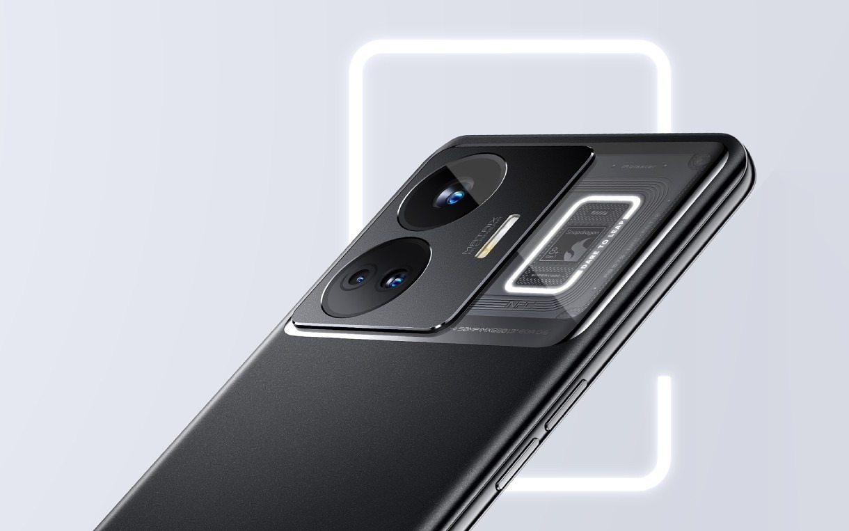 Realme GT3 ra mắt: Smartphone có tốc độ sạc nhanh nhất thị trường với 240W