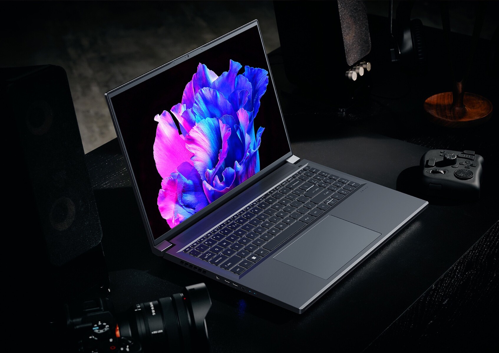 Acer Swift X 16 2023 ra mắt: Mạnh mẽ với Ryzen 7040H Series