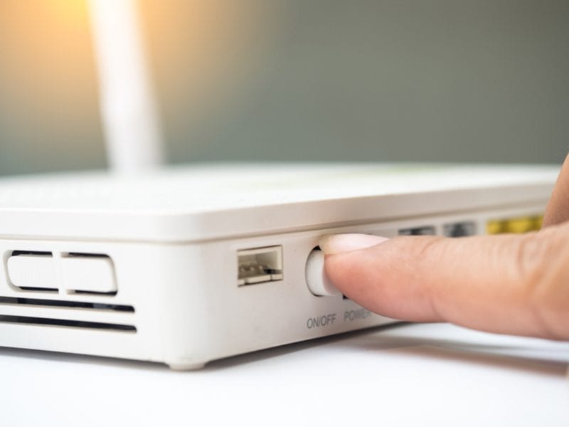 Khởi động lại Router