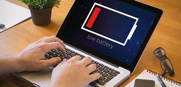 Không nên để laptop hết pin rồi mới cắm sạc