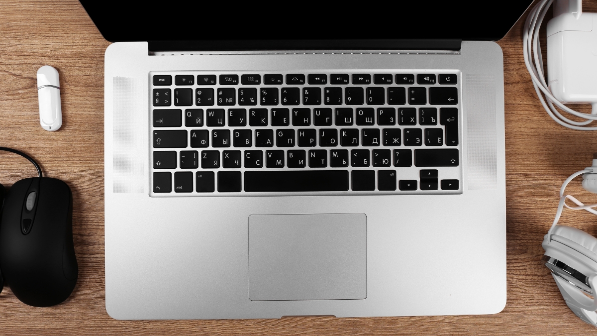 Lưu ý sạc pin laptop đúng cách, hạn chế giảm chai pin
