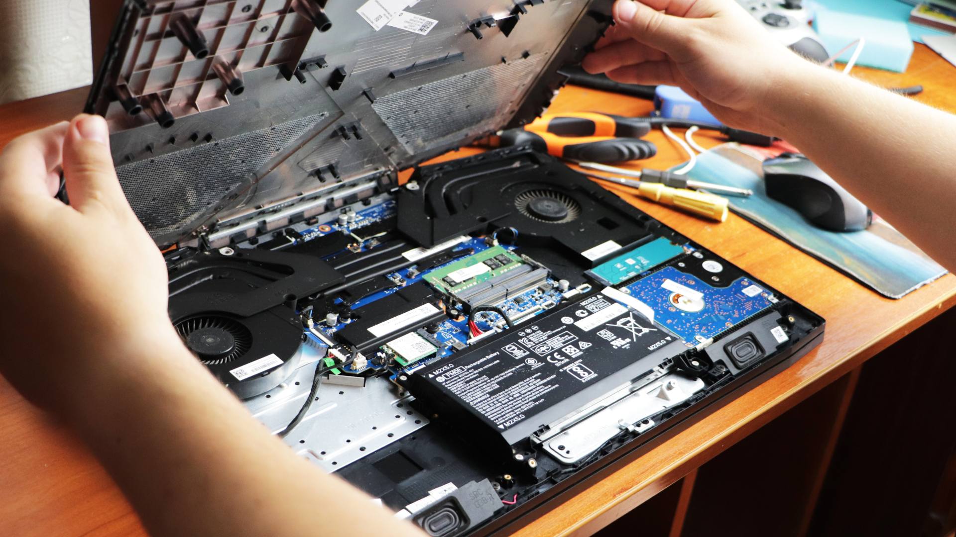 Nâng cấp phần cứng là cách làm máy tính laptop chạy nhanh hơn hiệu quả