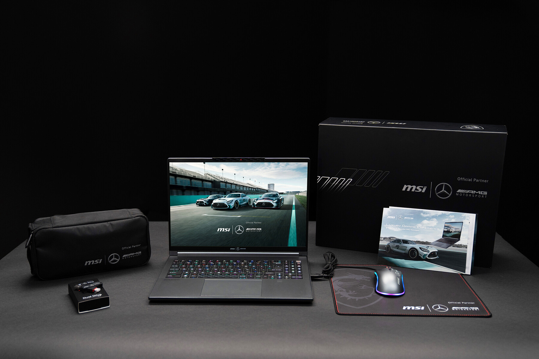 Phụ kiện đi kèm MSI Stealth 16 Mercedes-AMG Motorsport