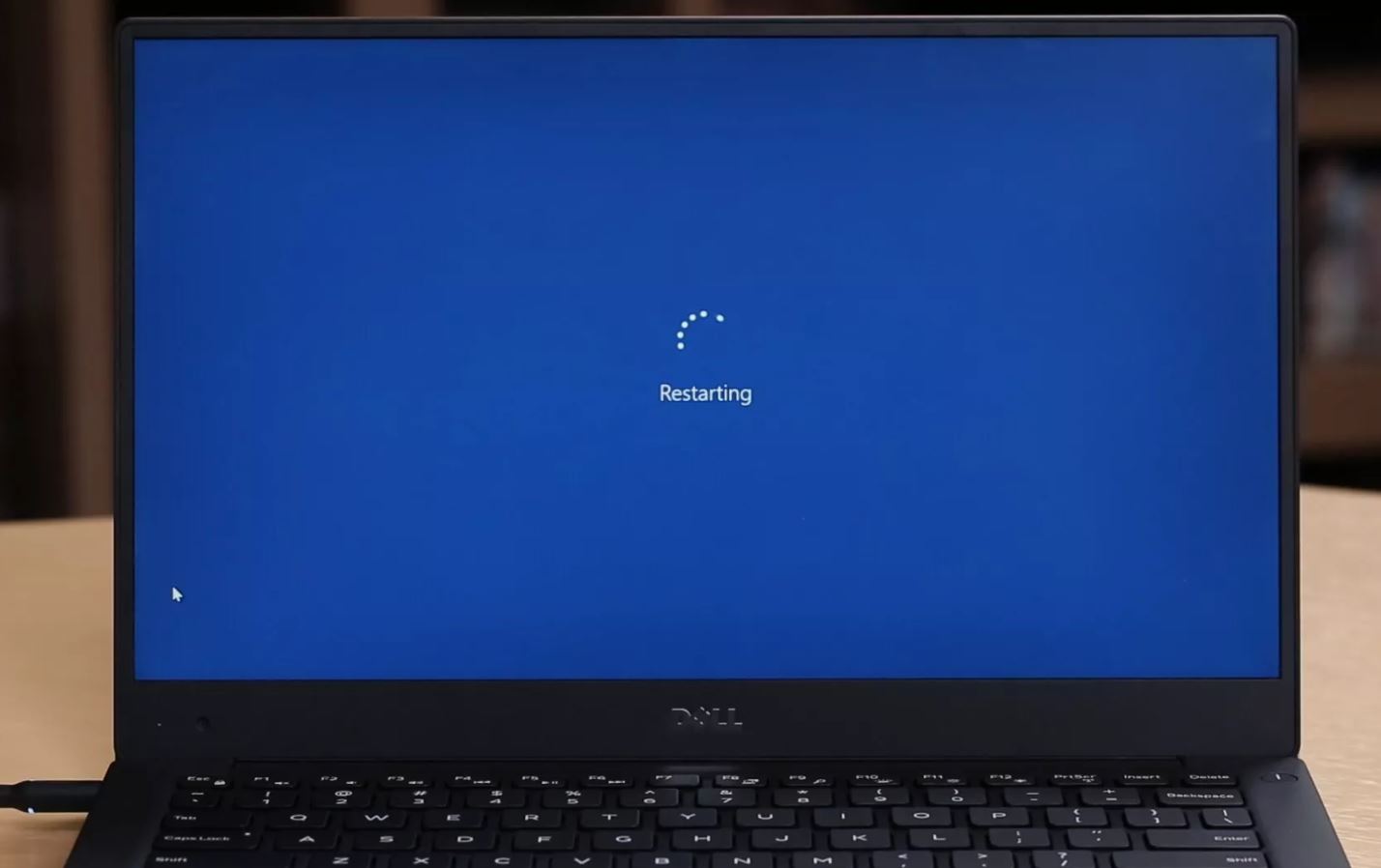 Reset máy