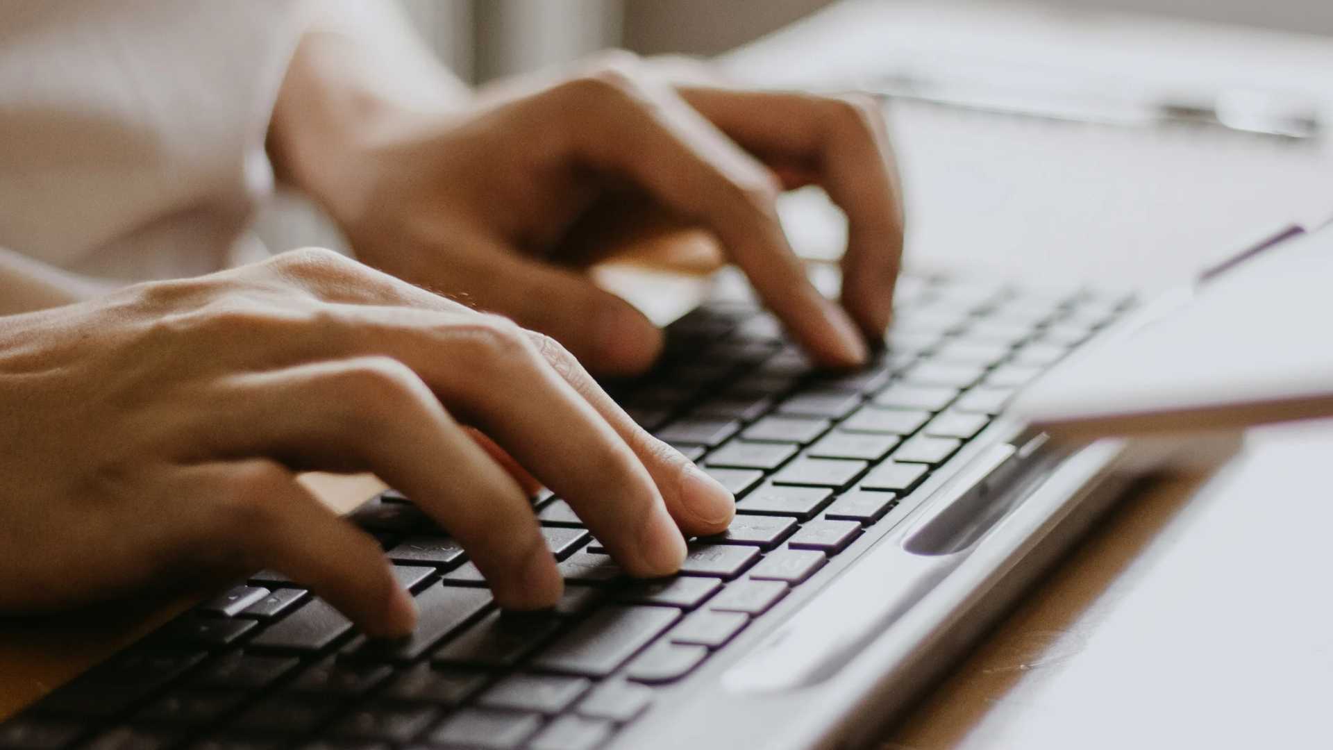 Cách thay bàn phím laptop Dell, hướng dẫn thay bàn phím laptop tại nhà