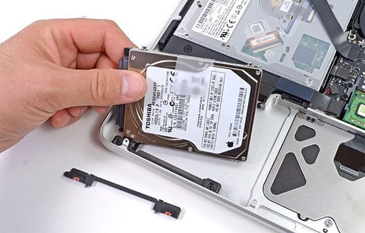 Thay ổ cứng SSD giúp máy chạy mượt hơn