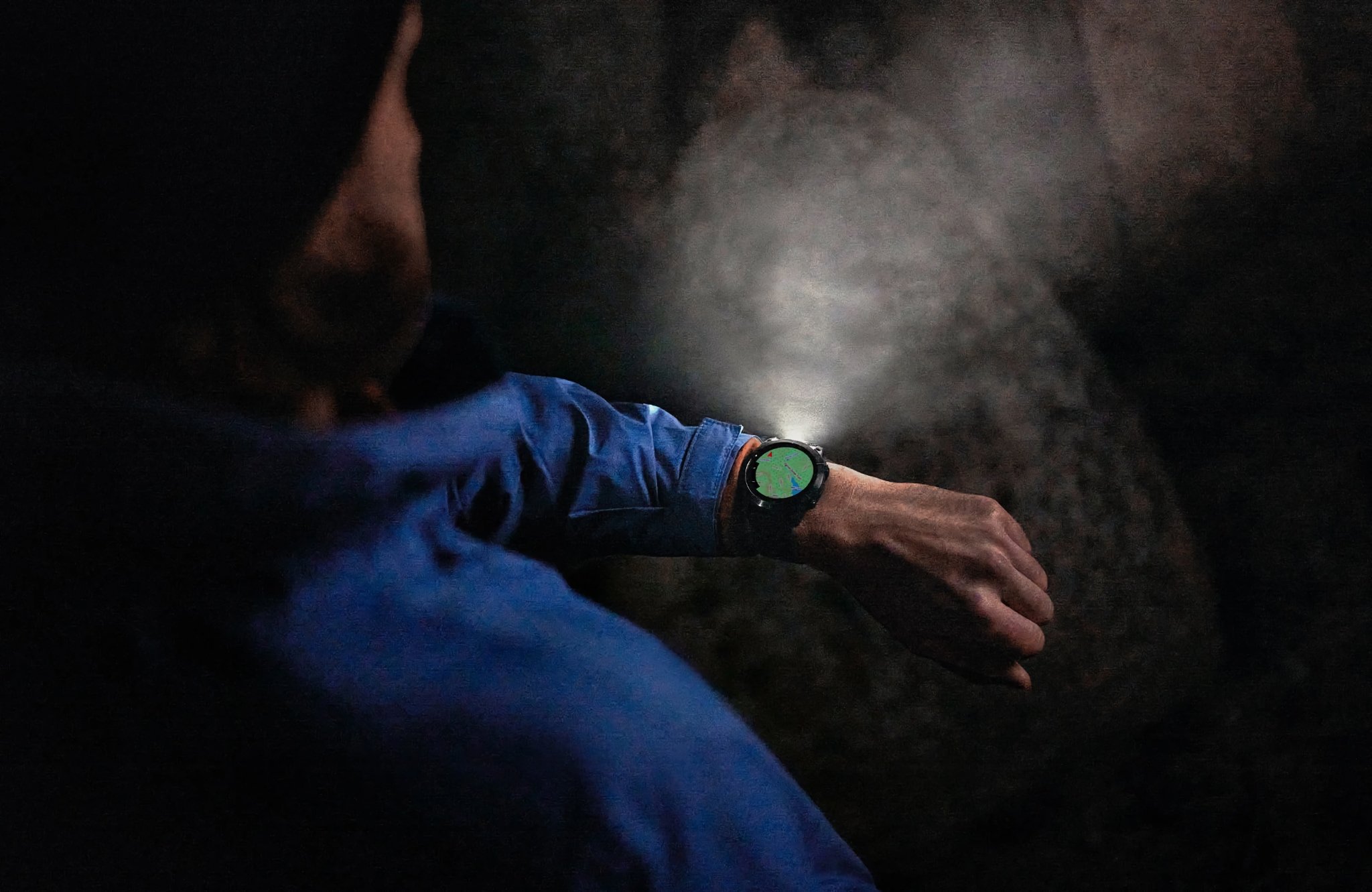 Garmin Fenix 7 Pro được trang bị đèn Flash