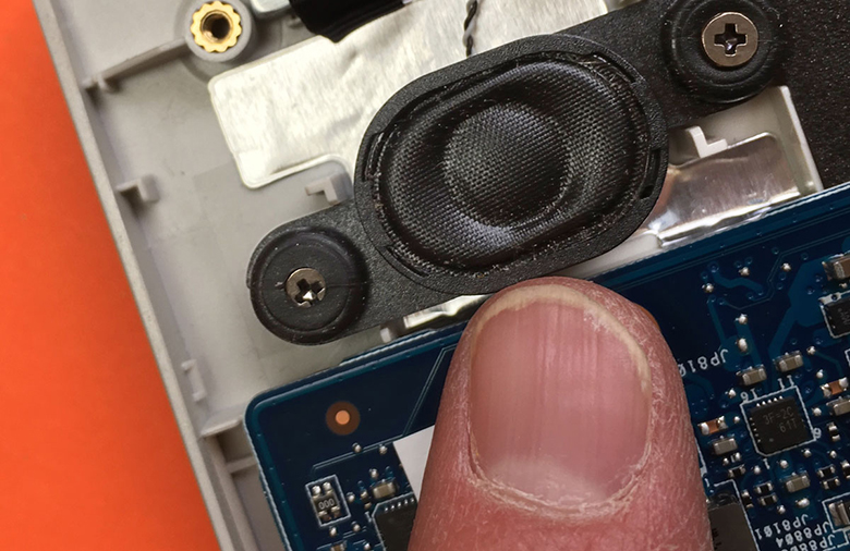 Dán lại màn loa laptop