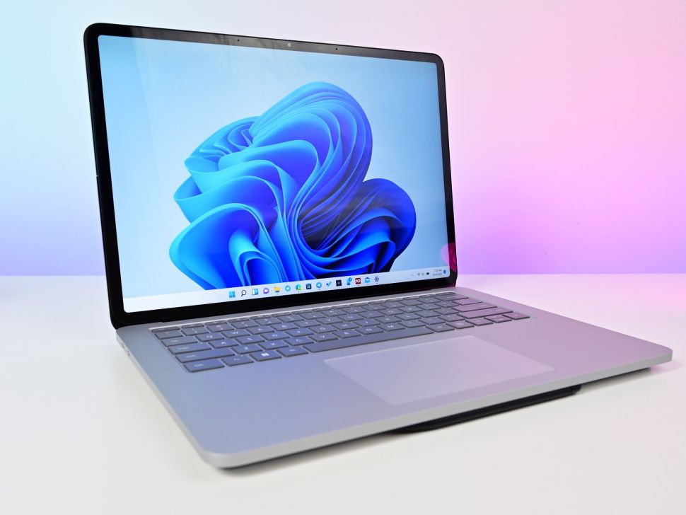 Surface Laptop Studio 2 sẽ là mẫu Surface mạnh mẽ nhất từ trước đến nay
