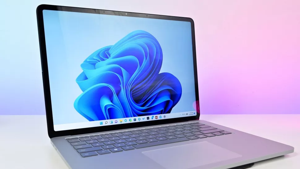 Surface Laptop Studio 2 lộ diện: Thiết bị Surface mạnh nhất từ trước đến nay