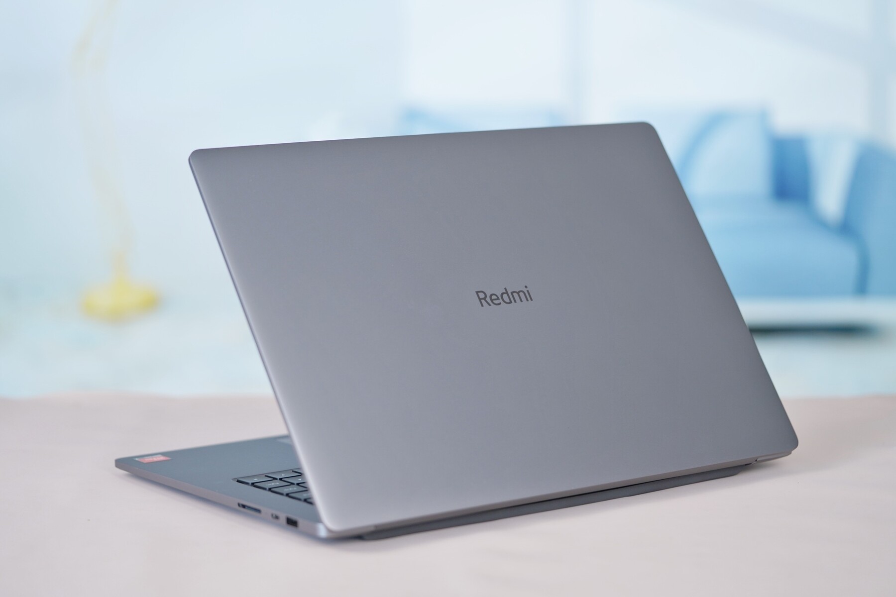 Thiết kế trên Redmi Book Pro 15 2023 Ryzen Edition