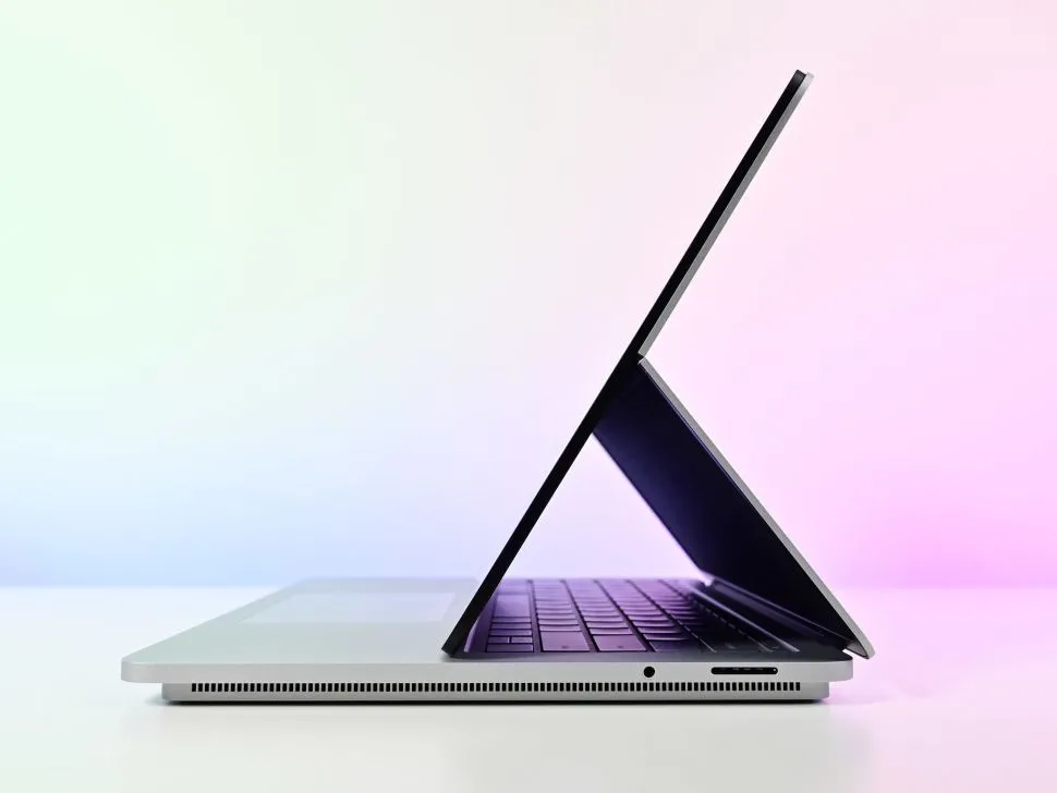 Thiết kế trên Surface Laptop Studio 2
