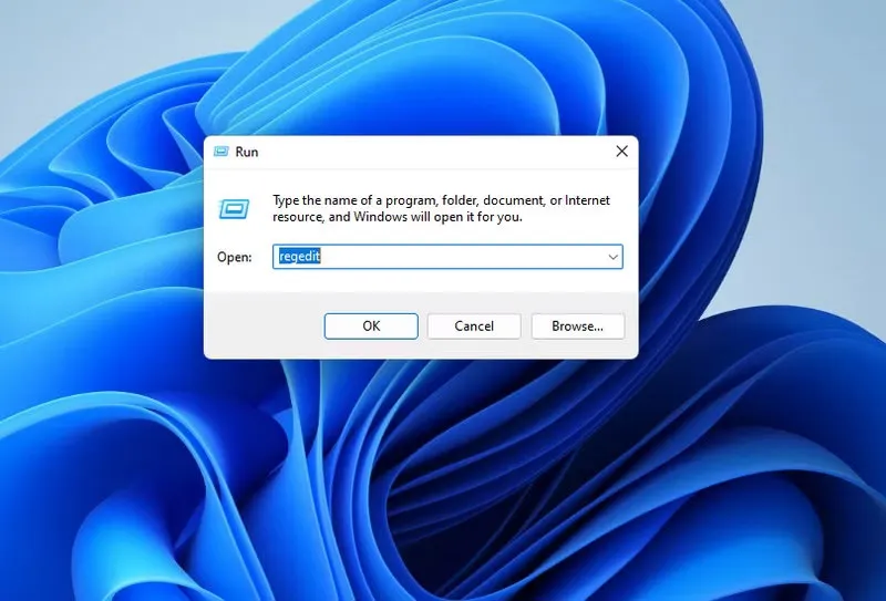 Regedit trong Run