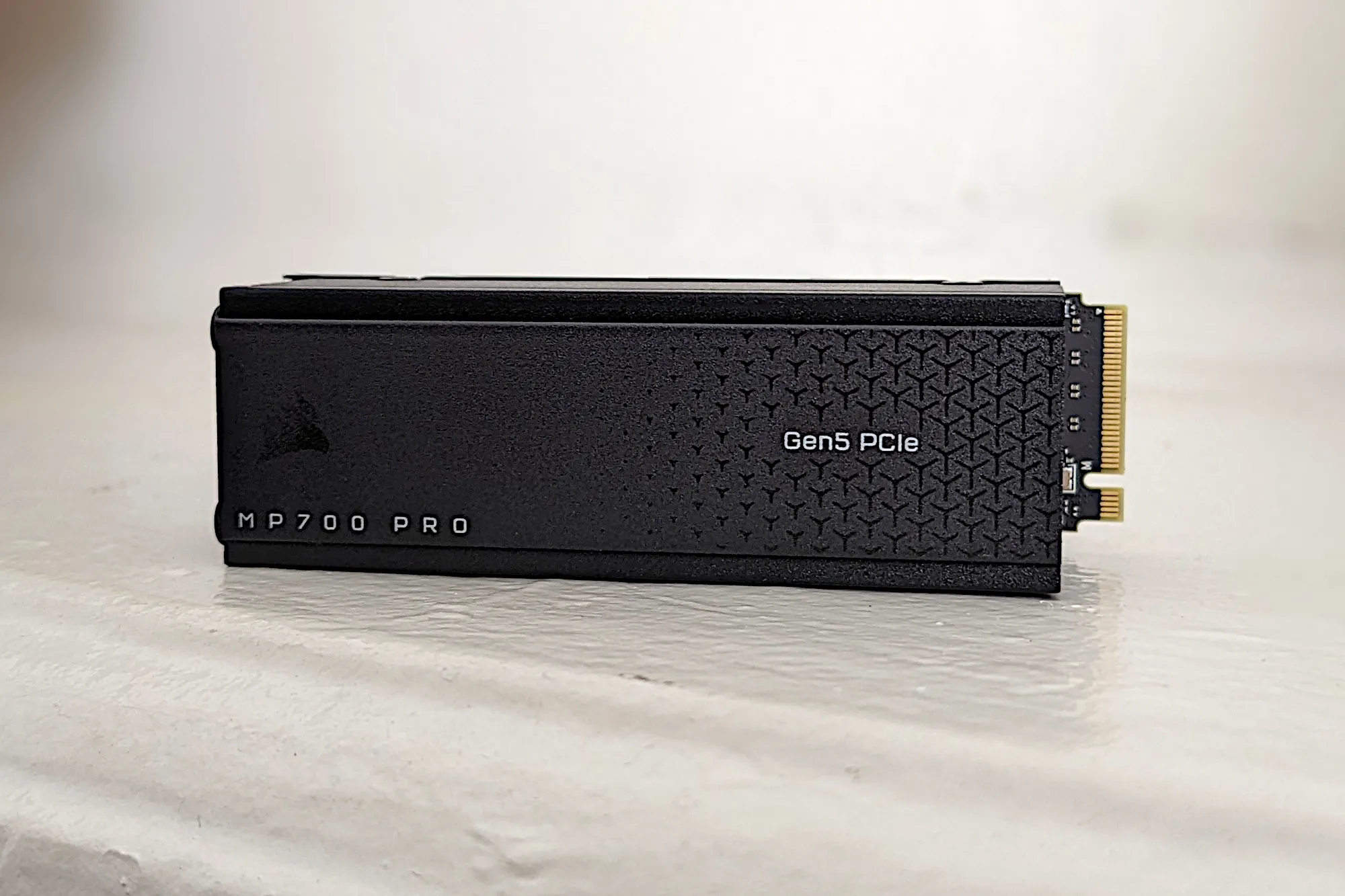 Corsair MP700 PRO nằm trong phân khúc cao cấp